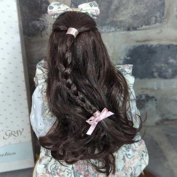 Elizabeth Gray Vintage Porcelain Doll Brunette 16" Floral Dress Parasol Basket - Picture 6 of 16